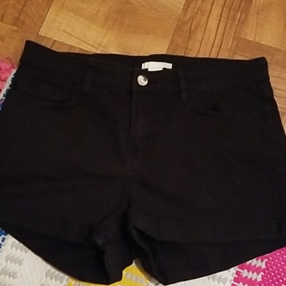 Black stretchy h&m shorts